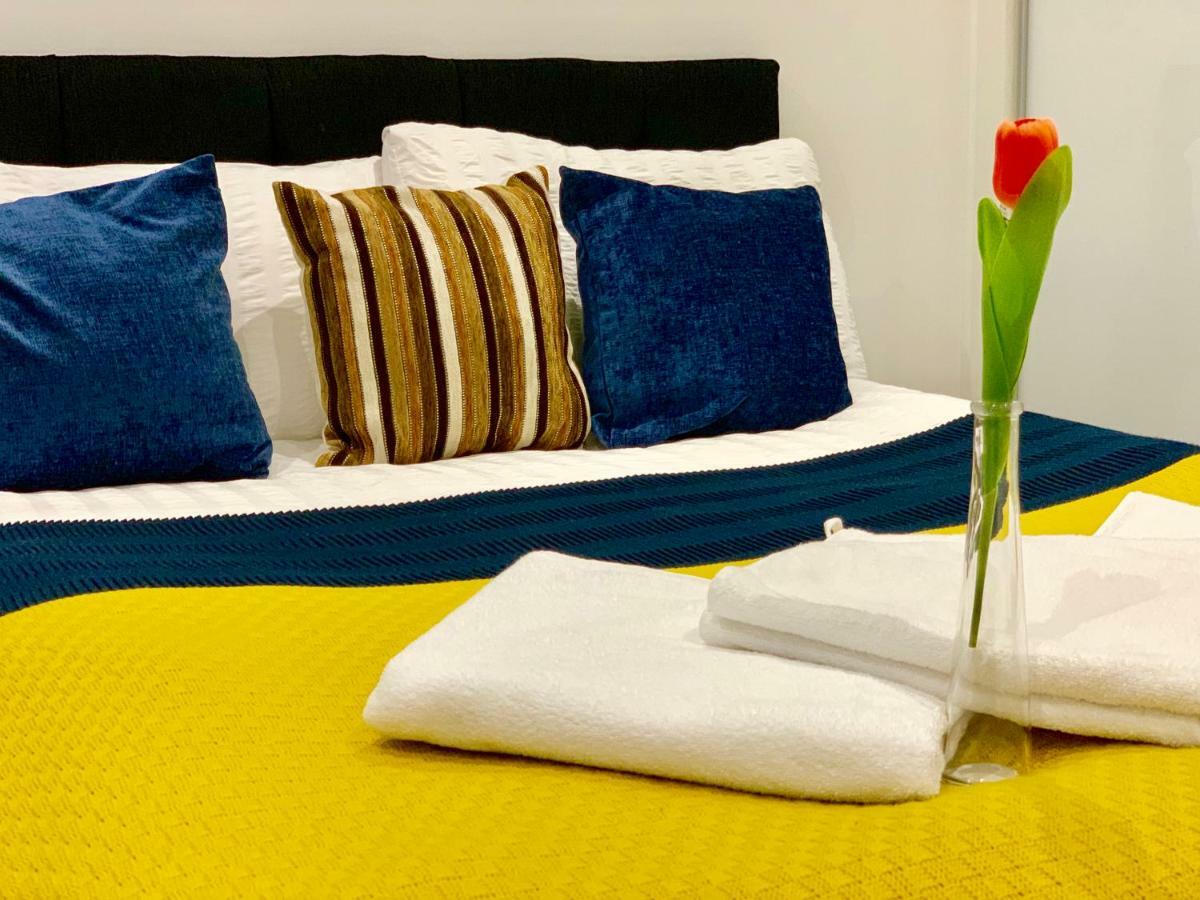 2 Bedrooms Modern Apartment, Lounge, Full Kitchen, Balcony, 5 Minutes Stratford Station London Exteriör bild