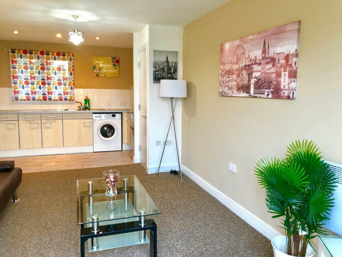2 Bedrooms Modern Apartment, Lounge, Full Kitchen, Balcony, 5 Minutes Stratford Station London Exteriör bild