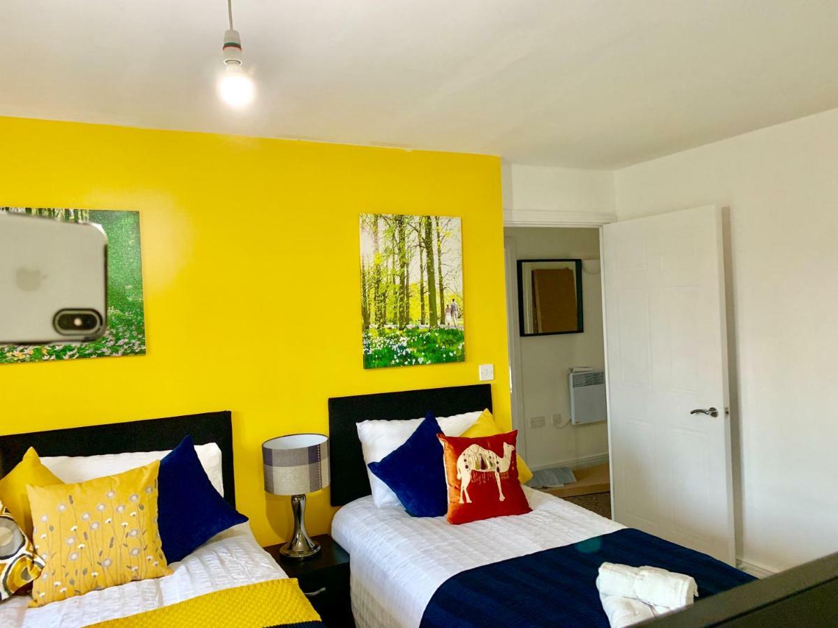 2 Bedrooms Modern Apartment, Lounge, Full Kitchen, Balcony, 5 Minutes Stratford Station London Exteriör bild