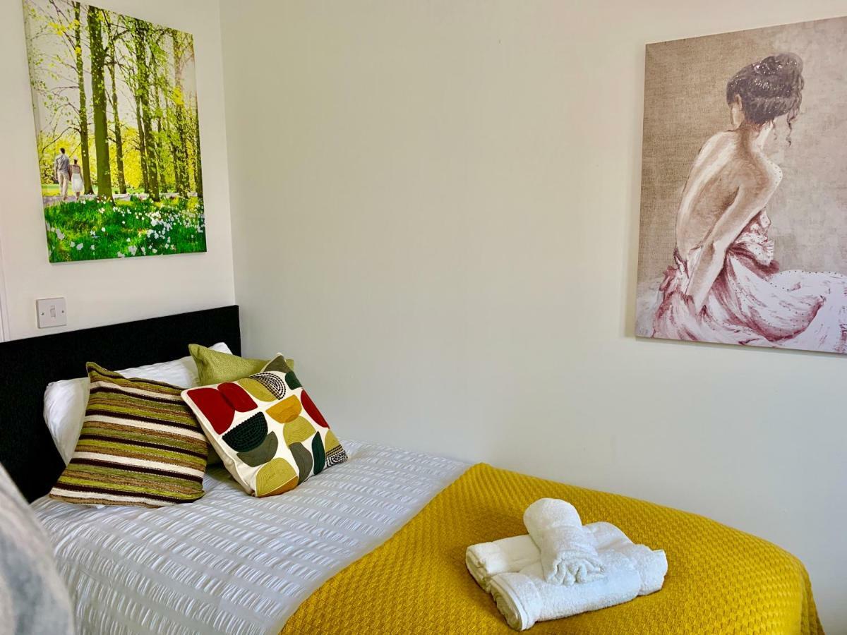 2 Bedrooms Modern Apartment, Lounge, Full Kitchen, Balcony, 5 Minutes Stratford Station London Exteriör bild