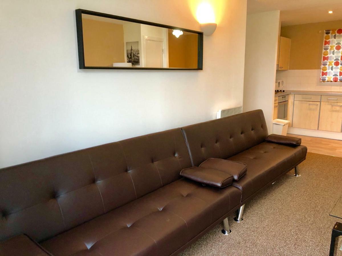 2 Bedrooms Modern Apartment, Lounge, Full Kitchen, Balcony, 5 Minutes Stratford Station London Exteriör bild