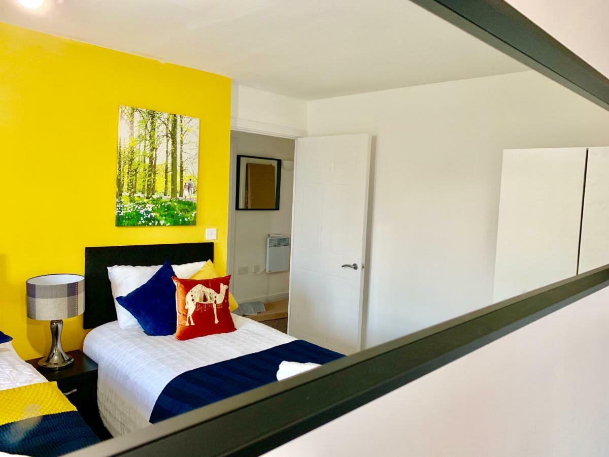 2 Bedrooms Modern Apartment, Lounge, Full Kitchen, Balcony, 5 Minutes Stratford Station London Exteriör bild