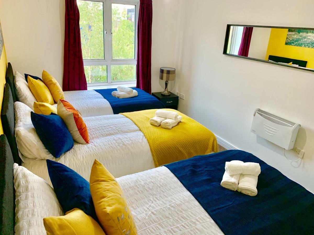 2 Bedrooms Modern Apartment, Lounge, Full Kitchen, Balcony, 5 Minutes Stratford Station London Exteriör bild