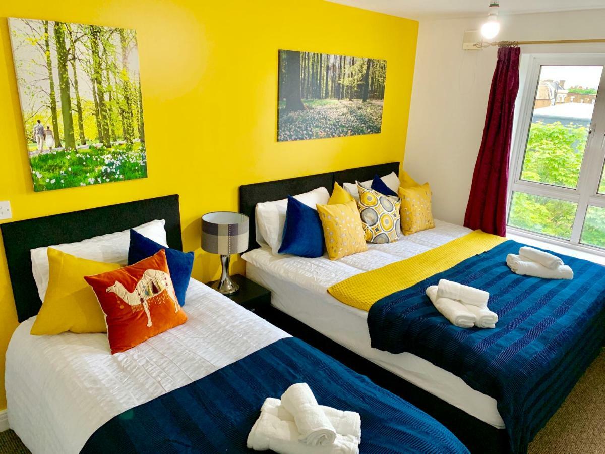 2 Bedrooms Modern Apartment, Lounge, Full Kitchen, Balcony, 5 Minutes Stratford Station London Exteriör bild
