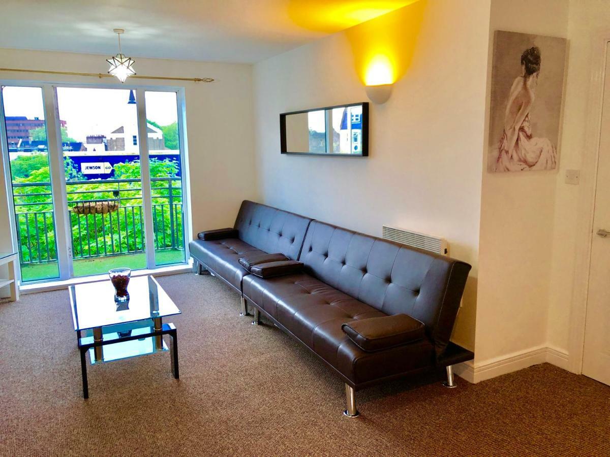 2 Bedrooms Modern Apartment, Lounge, Full Kitchen, Balcony, 5 Minutes Stratford Station London Exteriör bild