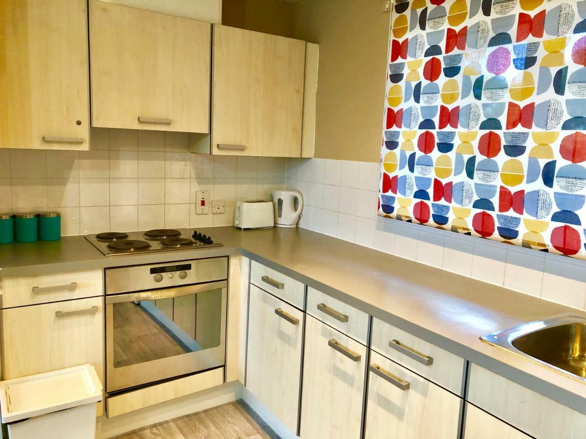 2 Bedrooms Modern Apartment, Lounge, Full Kitchen, Balcony, 5 Minutes Stratford Station London Exteriör bild