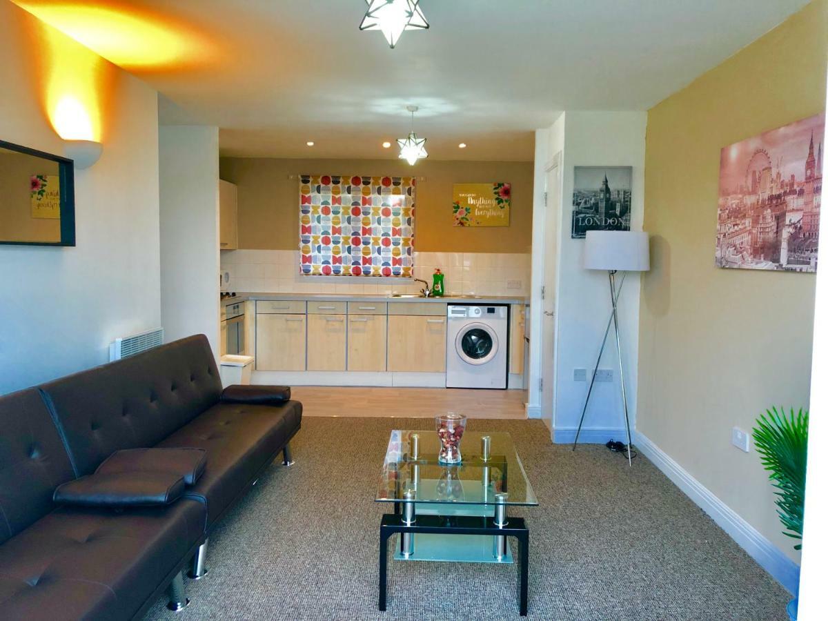 2 Bedrooms Modern Apartment, Lounge, Full Kitchen, Balcony, 5 Minutes Stratford Station London Exteriör bild