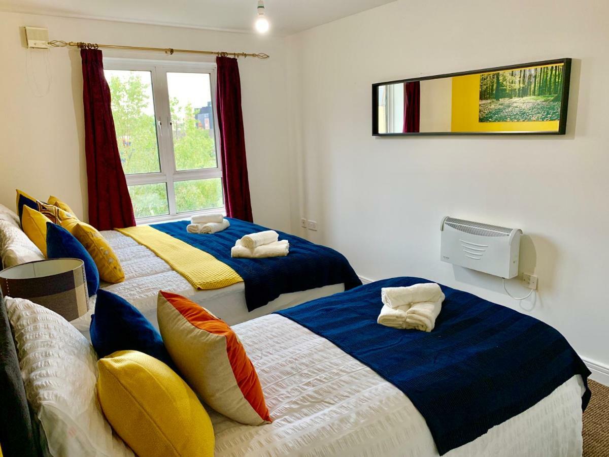2 Bedrooms Modern Apartment, Lounge, Full Kitchen, Balcony, 5 Minutes Stratford Station London Exteriör bild