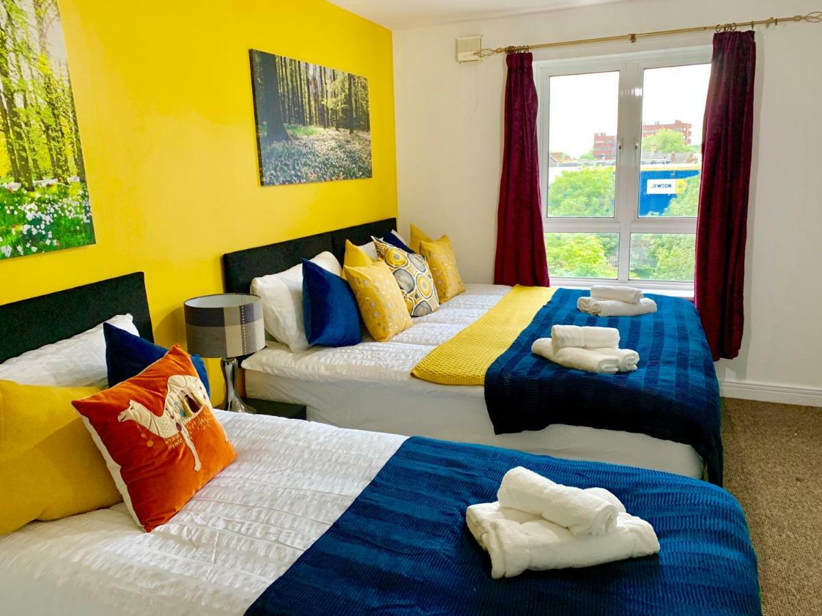 2 Bedrooms Modern Apartment, Lounge, Full Kitchen, Balcony, 5 Minutes Stratford Station London Exteriör bild